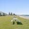 Absolute Beachfront Apartment 8B