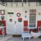 Ruma Kaca Simanindo Bed&Breakfast
