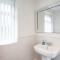 1 Fitzhamon Embankment APARTMENTS opposite Principality Stadium - LONG STAY OFFER