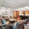 Fasching Haus Unit 10, Condo w/ Private Deck, Great Views, 2 Blocks to Downtown Aspen
