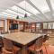 Fasching Haus Unit 10, Condo w/ Private Deck, Great Views, 2 Blocks to Downtown Aspen