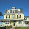 Harbor House Inn