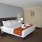 Days Inn & Suites by Wyndham Orlando Airport
