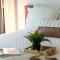 The Snug 1plus1 Suite with Free Parking
