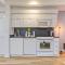 The Snug 1plus1 Suite with Free Parking