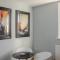 Luxurious Private One Bedroom Apartment with Sky TV, Movies & Netflix