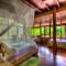 Iguana Lodge Beach Resort
