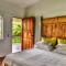 Iguana Lodge Beach Resort