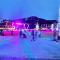 Cascade Lodge with front desk check in services, ski valet service, boot and glove dryer, 2 hot tubs, year round heated pool, gym, sauna, change rooms & showers, WIFI, cable TV