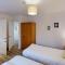 Brigg End View, The Bay, 2 bedrooms with ensuites, balcony with sea view, parking, 2 dogs welcome