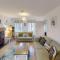 Brigg End View, The Bay, 2 bedrooms with ensuites, balcony with sea view, parking, 2 dogs welcome
