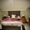 Cottage 33 Old Killarney Village Killarney V93K66X 4 King Beds Sleeps 8 Sharing