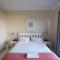 Sea Whisper Guest House & Self Catering - Jeffreys Bay