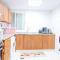Family Friendly 1 Bedroom Stylish Creek front