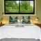 Moss & Moon Cabins