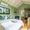 Moss & Moon Cabins