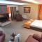 Hotel Rothmans-Breakfast - Free parking - Lobby
