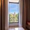 GRAND HÔTEL Golden Square 3 min to Beach Green Corridor View AC