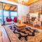 Poison Garden Suite & SPA