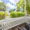 Sea Breeze -Great Location!