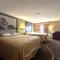Super 8 by Wyndham Normal Bloomington