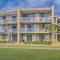 7 Flynns Beach Apartments