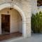 Rustic villa Catarina with pool in Tinjan