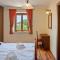 Rustic villa Catarina with pool in Tinjan