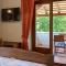 Rustic villa Catarina with pool in Tinjan