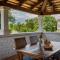 Rustic villa Catarina with pool in Tinjan