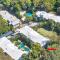 Emohruo 3 Bedroom Family Apartment at Rainbow Shores Resort