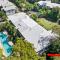 Emohruo 3 Bedroom Family Apartment at Rainbow Shores Resort