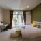 TIL DAWN Phuket