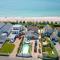 Vibrant Seafront Home for 10 with Pool