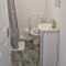 Quiet 1Br Retreat- Fast Internet- Walk-In Shower