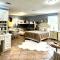 Beautiful traditional home*Modern updates*Guest suite B