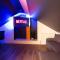 Bright cheery 4 bd apartment by Brighton Station