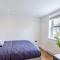Bright cheery 4 bd apartment by Brighton Station