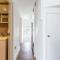 Bright cheery 4 bd apartment by Brighton Station