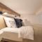 COURS SALEYA Renovated 3 Bedrooms 1 min to Beach Air Conditioning