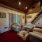 YOLO Outdoors - Riverside Luxury Domes & Glamping, Jispa