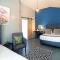 The Chameleon Stay @107