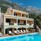 Villa Aeolos
