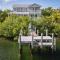 Evershore House -Pool, Parking, Dock!