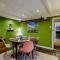 2 Bed in Holt oc-jp6352