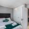 Trendy 2BR Duplex De Waterkant by CTHA