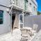 Trendy 2BR Duplex De Waterkant by CTHA