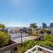 Trendy 2BR Duplex De Waterkant by CTHA