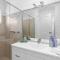 Collingwood - 4BR modern beachfront holiday home