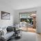 Collingwood - 4BR modern beachfront holiday home